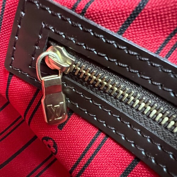 Authentic Louis Vuitton Neverfull MM in Damier Ebene Canvas - Picture 7 of 13